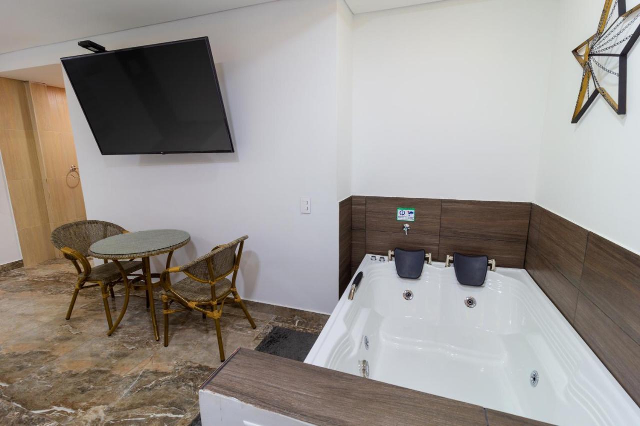 Hotel 0Asis De La Colina Boutique Girardot Kültér fotó